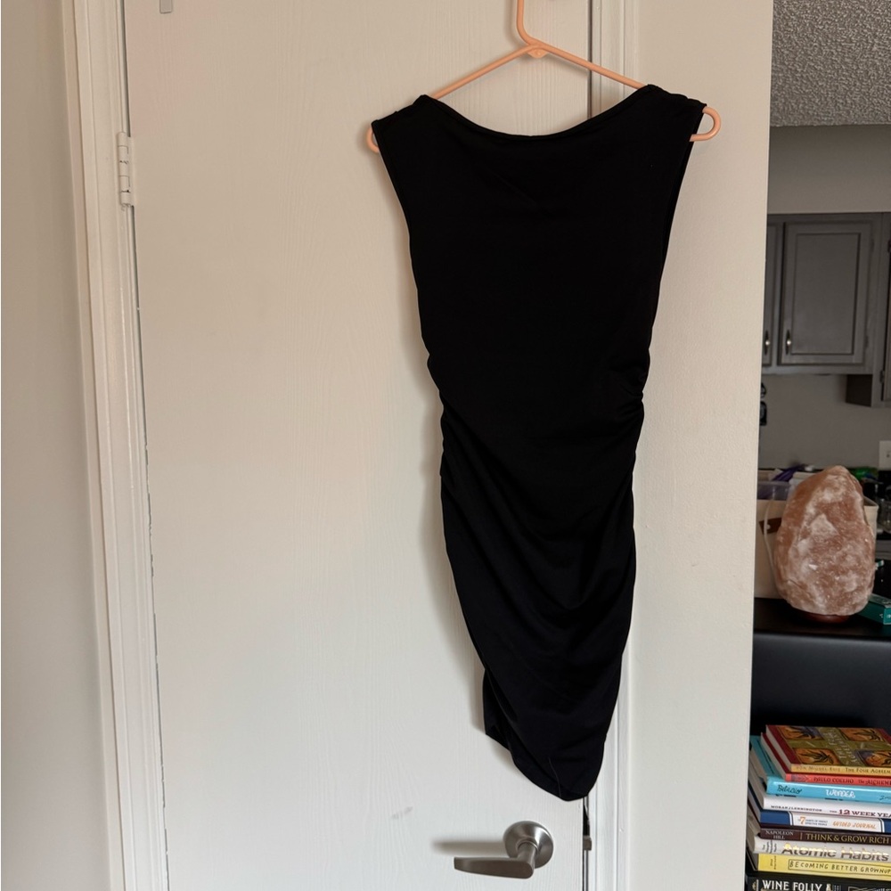Black pencil Dress - Open Back